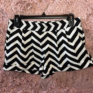 Chevron pattern black and white shorts